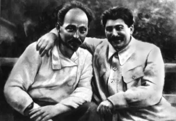 Сталин и Дзержинский Во время XIII съезда партии 1924 г И В Сталин 1929 - фото 13