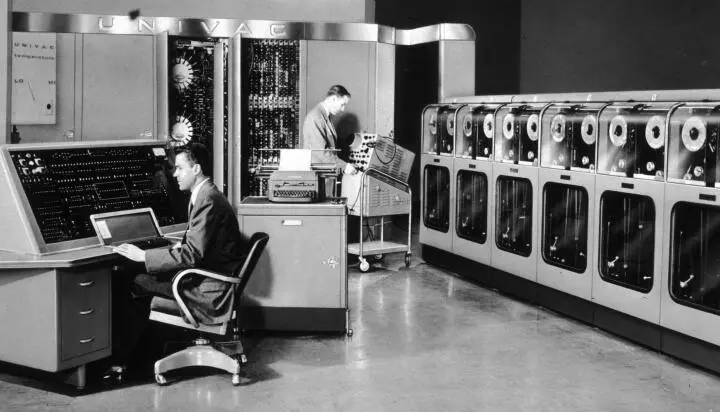 Первый американский коммерческий компьютер UNIVAC I сейчас выглядит как - фото 97