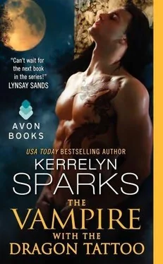 Kerrelyn Sparks The Vampire with the Dragon Tattoo обложка книги