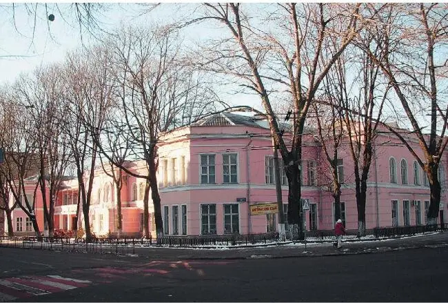 Розовое здание военной прокуратуры Здания штаба округа Здание в - фото 71