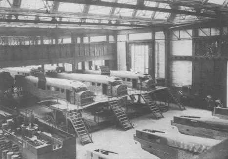 Сборка фюзеляжей Ju 523mg10е на заводе в Коломбо под Парижем В 1942 г на - фото 22