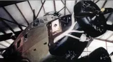 Носовая часть самолета вид справа Носовая часть самолета вид слева - фото 73