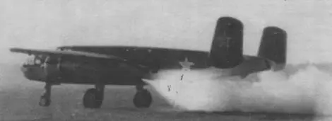Разоруженный B25J использовался для испытаний взлетных ускорителей СУ1500 - фото 63