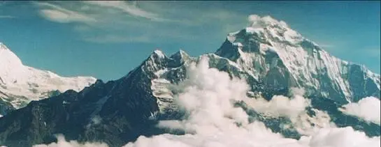 Снежная вершина это восьмитысячник Дхаулашри Во всем мире есть восемь гор - фото 94