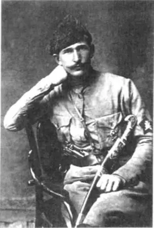 Командир бронепоезда 75 Лейтенант Шмидт А Зайцев 1919 г На рукаве - фото 11
