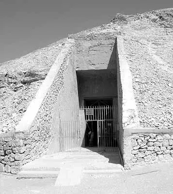 Рис 123 Вход в гробницу фараона Рамзеса IX в Долине царей Фотография 2006 - фото 28