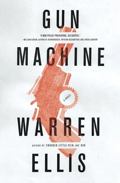 Warren Ellis Gun Machine обложка книги