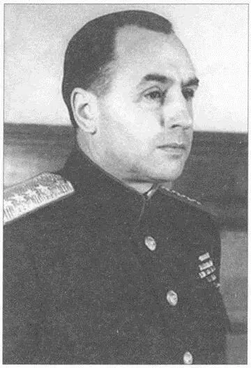 Генерал армии Л И Антонов 1945 г Министр национальной обороны Маршал - фото 34