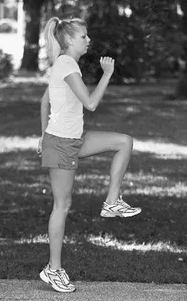 SKIP MARCH RUN How to do it Adopt the same start posture as for skip march - фото 101