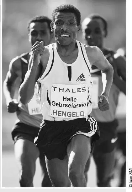 Yet Gebrselassie didnt immediately master the marathon In his first one as an - фото 105