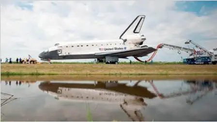 Atlantis вскоре после своей последней посадки на мысе Канаверал 21 июля 2011 г - фото 56