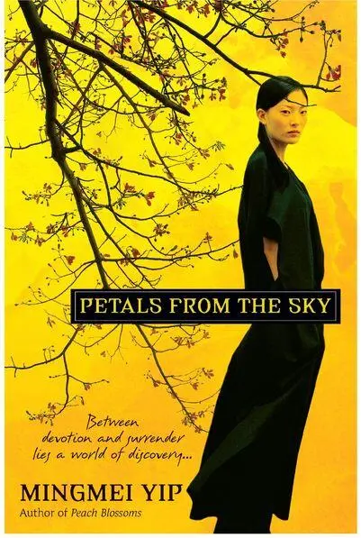 From the acclaimed author of Peach Blossom Pavilion comes a lush and lyrical - фото 3