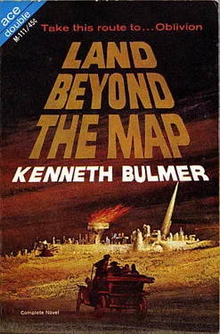 Kenneth Bulmer Land Beyond the Map обложка книги