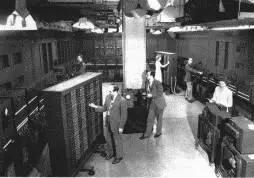 1946 A view inside a part of the ENIAC computer Of course the 1977 - фото 6