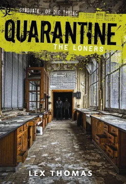 Lex Thomas Quarantine: The Loners обложка книги