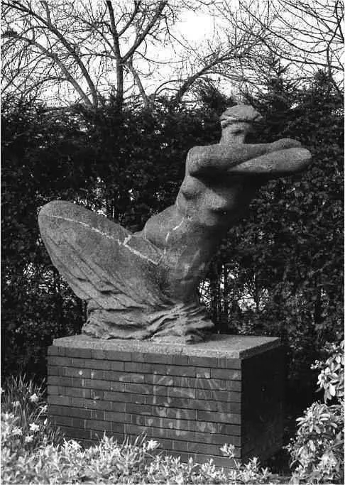 The Leaning Woman a sculpture by Karel Vogel was erected beside the Great - фото 7