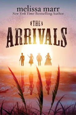 Melissa Marr The Arrivals обложка книги