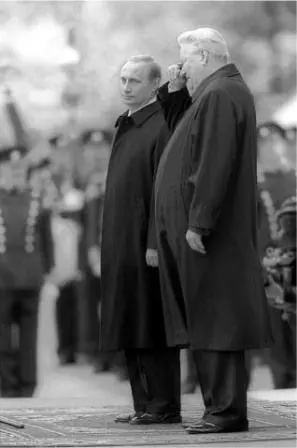 3 Yeltsin weeps at Putins May 2000 inauguration His abrupt December 1999 - фото 6