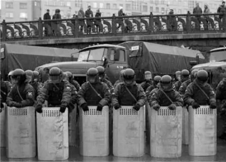 15 There is a battalion of OMON Special Purpose Mobile Unit in every - фото 18