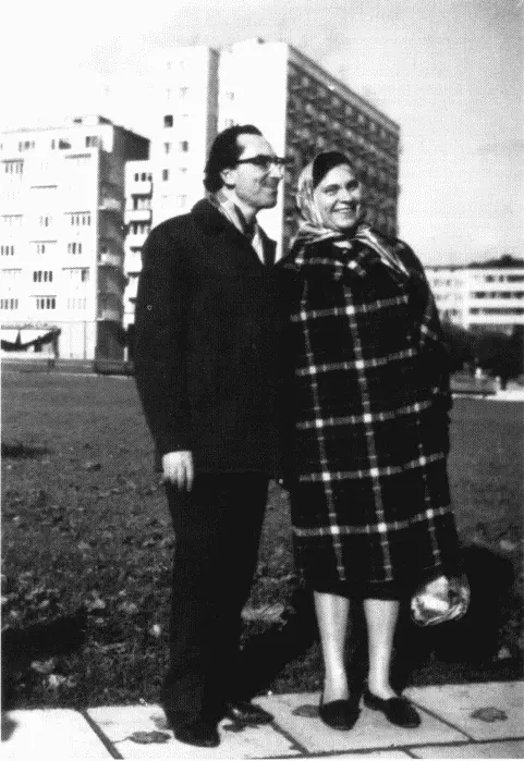На набережной в Гдыне Любуемся свободной стихией 1967 Освенцим Blok - фото 20
