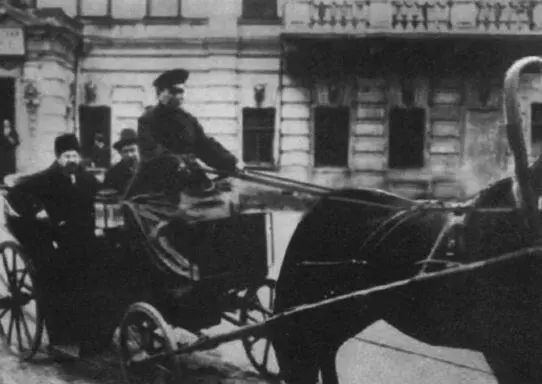 А В Луначарский и заведующий фотокинематографическим отделом Наркомпроса Д - фото 15