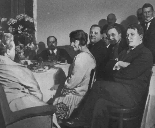 Артисты московских театров в гостях у А В Луначарского 1929 г А В - фото 30
