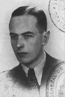 Вітольд Ґомбрович 1939 рік Світлина знята для паспорту Анна Плоцкер - фото 15