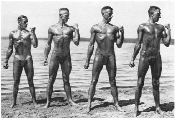 Photographers and gawkers who refused to disrobe were not admitted to - фото 193