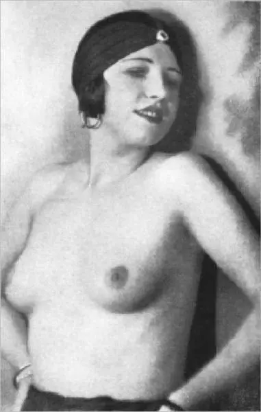 Cult Dancer in Berlin 1926 The Clairvoyant an adult dice game where - фото 257