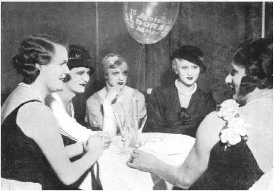 MIKADO BAR Puttkamerstrasse 15 19071933 AreaFRIEDRICHSTADT SOUTH East of - фото 393
