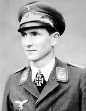 Вильгельм Бальтазар РК 1461940 капитан авиации командир 7й эскадрильи - фото 85