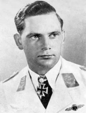 Генрих Зетц РК 31121941 оберлейтенант авиации командир 4й эскадрильи - фото 136