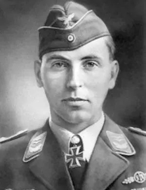 Виктор Бауер РК 3071941 оберлейтенант авиации командир 9й эскадрильи 3й - фото 141
