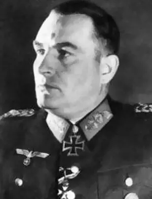 Бруно Риттер фон Хауеншильд РК 2581941 полковник командир 4й танковой - фото 155
