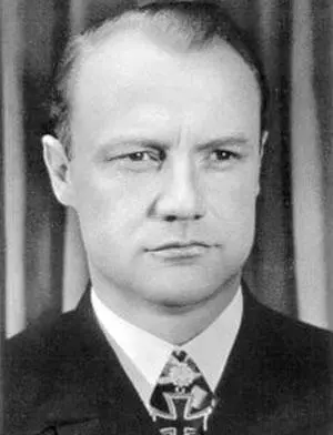 Вернер Тёнигес РК 2521941 оберлейтенант командир торпедного катера S102 - фото 166