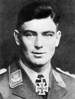 Вильгельм Лемке РК 1291942 лейтенант авиации командир 9й эскадрильи 3й - фото 293