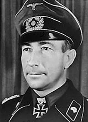 Вилли Лангкейт ЗГК 171942 майор командир 2го батальона 36го танкового - фото 301