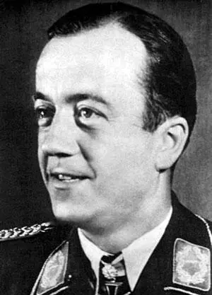 Бернгард Йопе РК 30121940 оберлейтенант командир самолета 2й эскадрильи - фото 360
