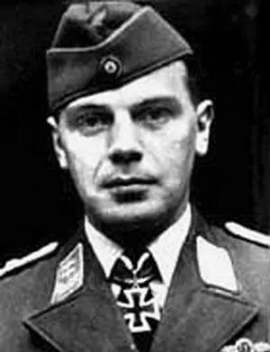 Вильгельм Шмиттер ЗГК 1851942 оберлейтенант авиации командир самолета 2й - фото 361