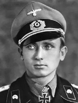 Георг Грюнер ЗГК 18101941 оберлейтенант командир 1й роты 33го танкового - фото 365