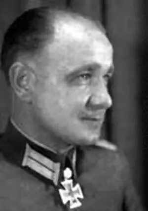 Герхард Пик РК 2111941 капитан командир 2го батальона 490го пехотного - фото 467
