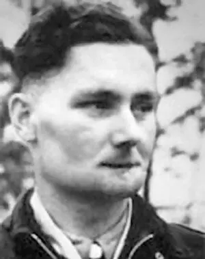 Герберт Бауер РК 31121943 оберлейтенант авиации командир 3й эскадрильи - фото 523