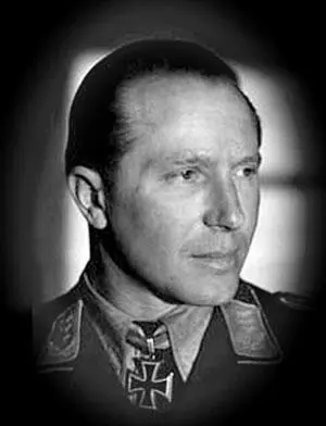 Франц Кислих ЗГК 1071942 оберлейтенант авиации командир 7й эскадрильи - фото 524