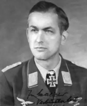 Вилли Антруп ЗГК 211942 оберлейтенант авиации командир 5й эскадрильи - фото 551