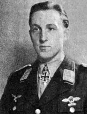 Рольф Гюнтер Хермихен ЗГК 2111942 оберлейтенант авиации командир 3й - фото 635