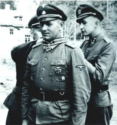 Гельмут Дёрнер С июня 1941 воевал на советскогерманском фронте в составе - фото 855