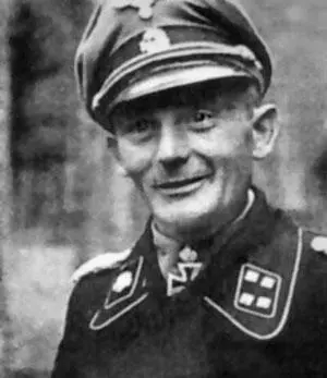 Георг Бохман В конце 1939 поступил в дивизию СС Мертвая голова и 1111939 - фото 866