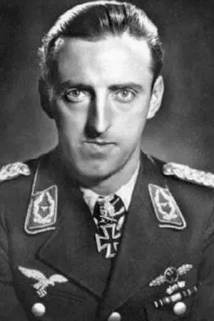 Герман Граф 2011940 назначен инструктором в учебной истребительной группе - фото 897