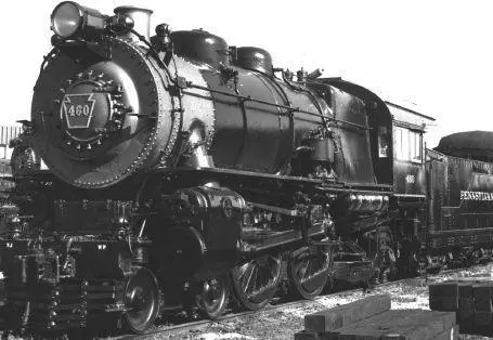 From the collection of H Gerald MacDonald The tall bulky engine was hissing - фото 15