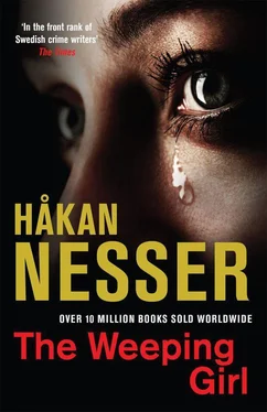 Hakan Nesser The Weeping Girl обложка книги